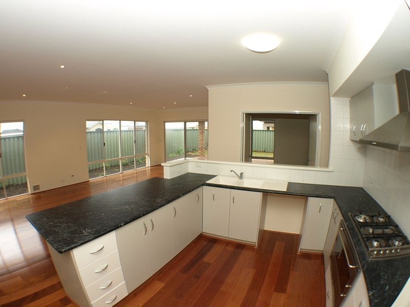 22 New England Vista, Aubin Grove WA 6164