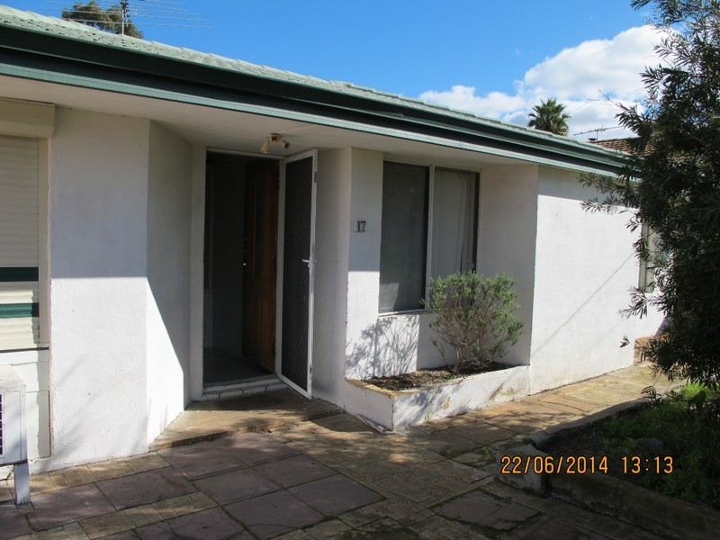 17 Tarndale Way, South Lake WA 6164