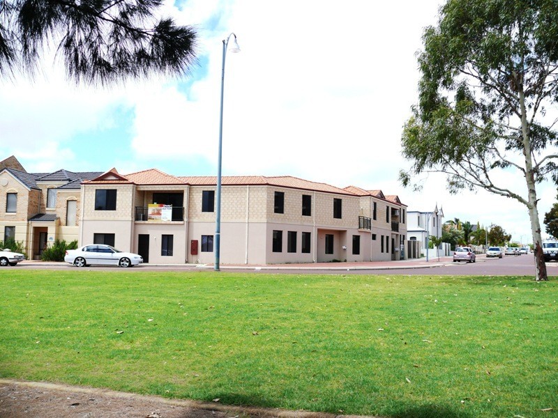 2/1 Notinghill Street, Joondalup WA 6027