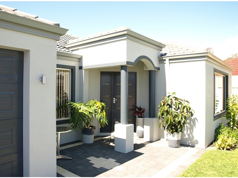 3 Nesbit Place, Success WA 6164