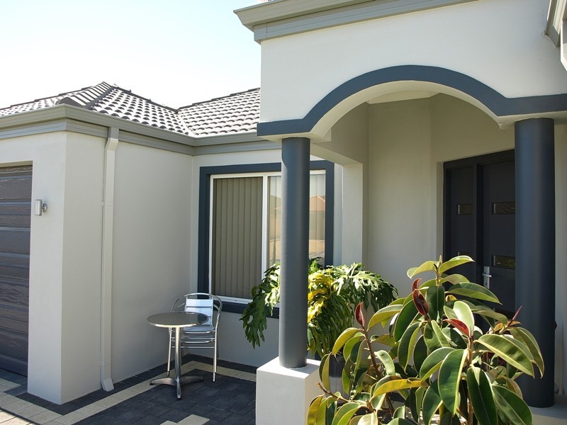 3 Nesbit Place, Success WA 6164