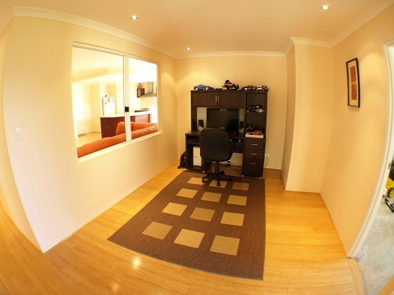 3 Nesbit Place, Success WA 6164