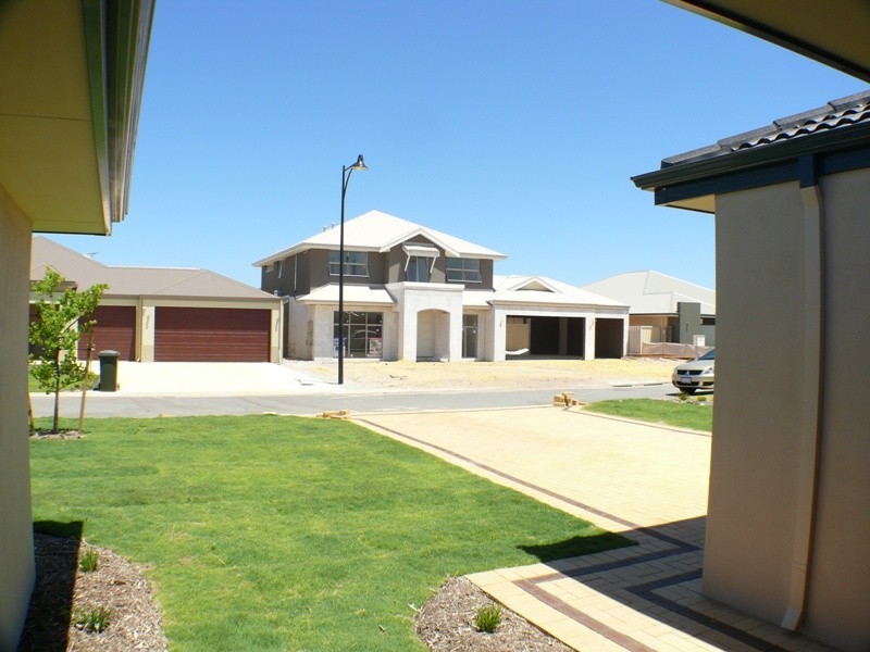 4 Neroli Link, Atwell WA 6164