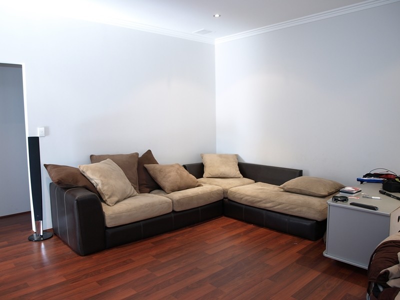 16 Giverny Gardens, Aubin Grove WA 6164