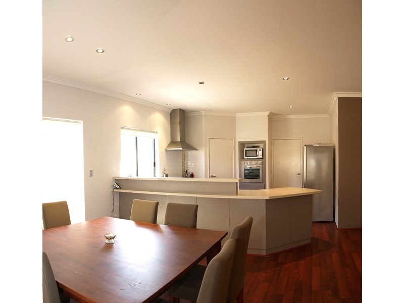 16 Giverny Gardens, Aubin Grove WA 6164