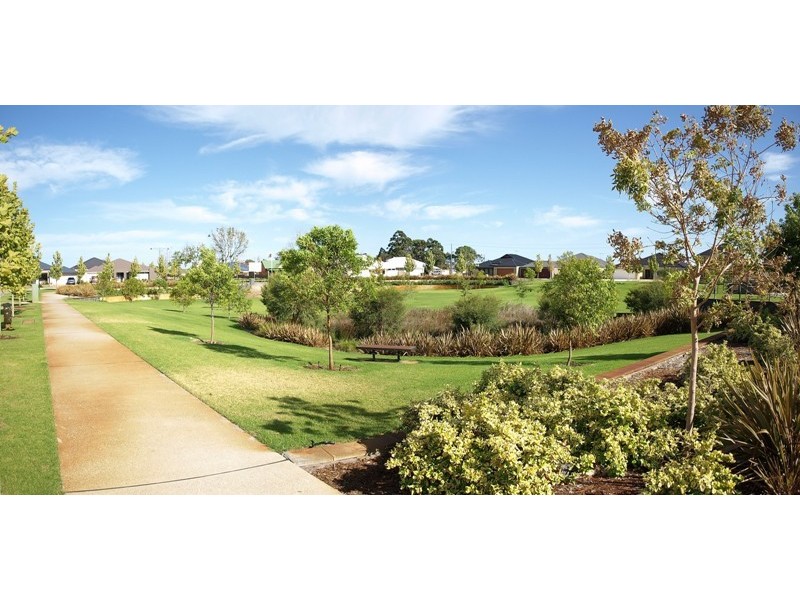 16 Giverny Gardens, Aubin Grove WA 6164