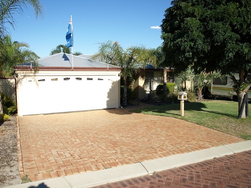 12 Rosehill Court, Atwell WA 6164