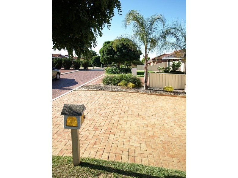 12 Rosehill Court, Atwell WA 6164