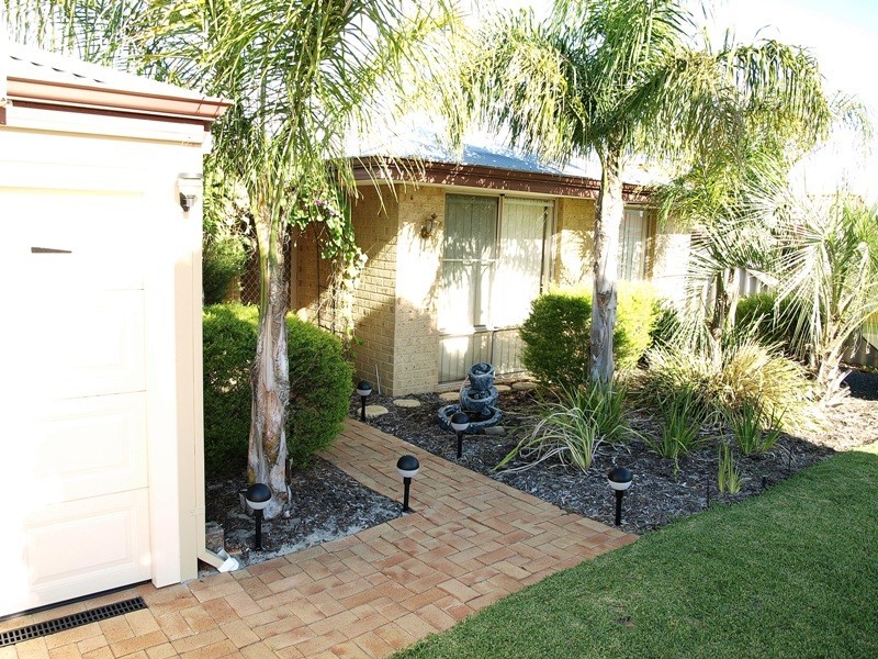 12 Rosehill Court, Atwell WA 6164