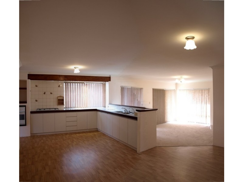 4 Lombe Gdns, Atwell WA 6164