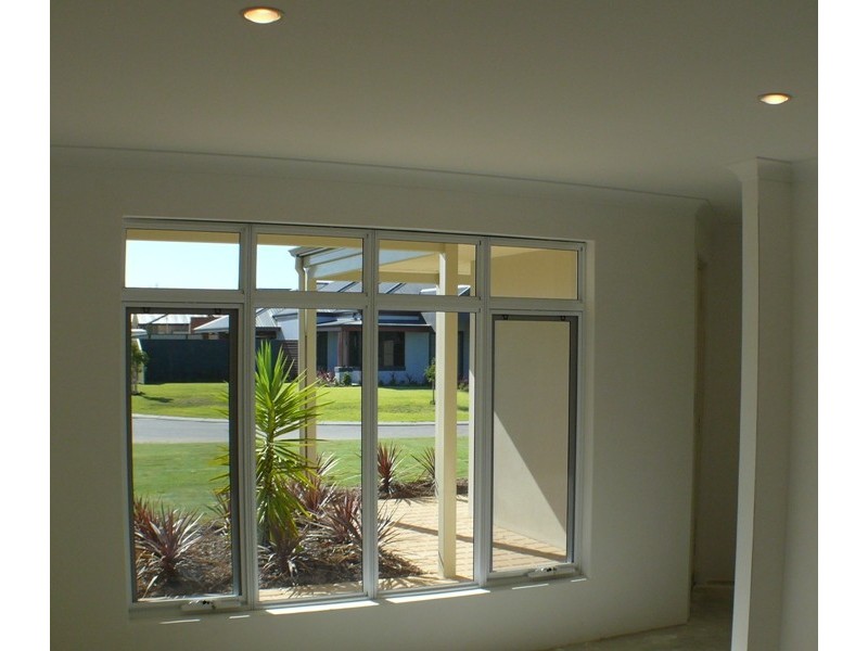 11 Moonah Way, Hammond Park WA 6164