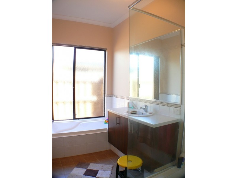 5 Scarab Court, Halls Head WA 6210