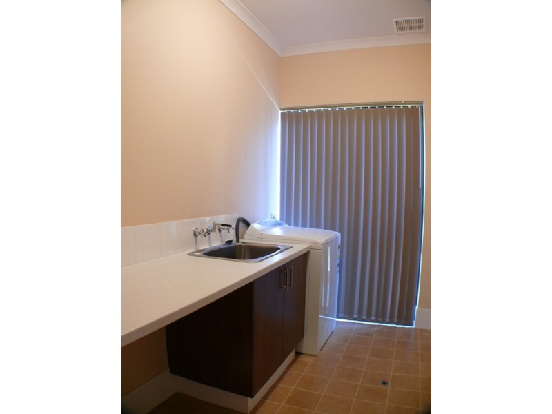 5 Scarab Court, Halls Head WA 6210