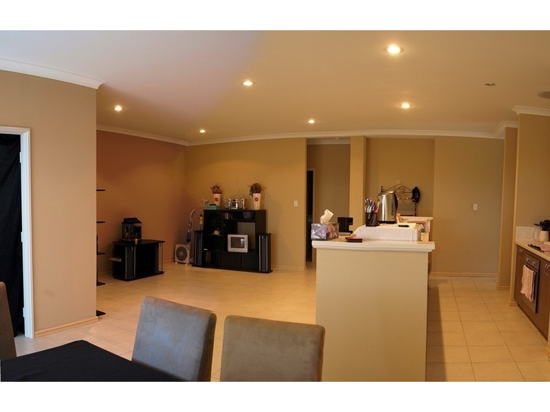82 Lemon Gum Drive, Baldivis WA 6171