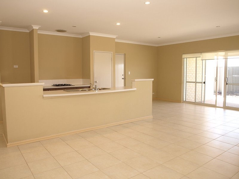 82 Lemon Gum Drive, Baldivis WA 6171