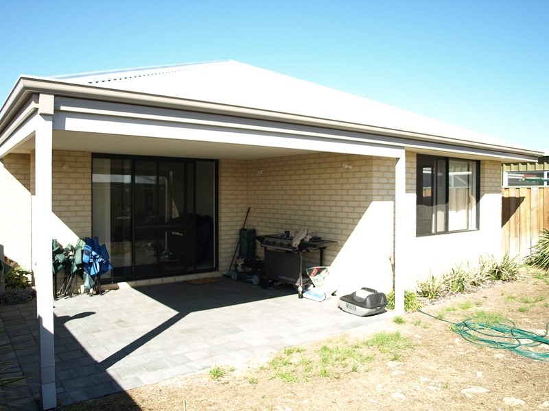 17 Carwell Avenue, Ellenbrook WA 6069