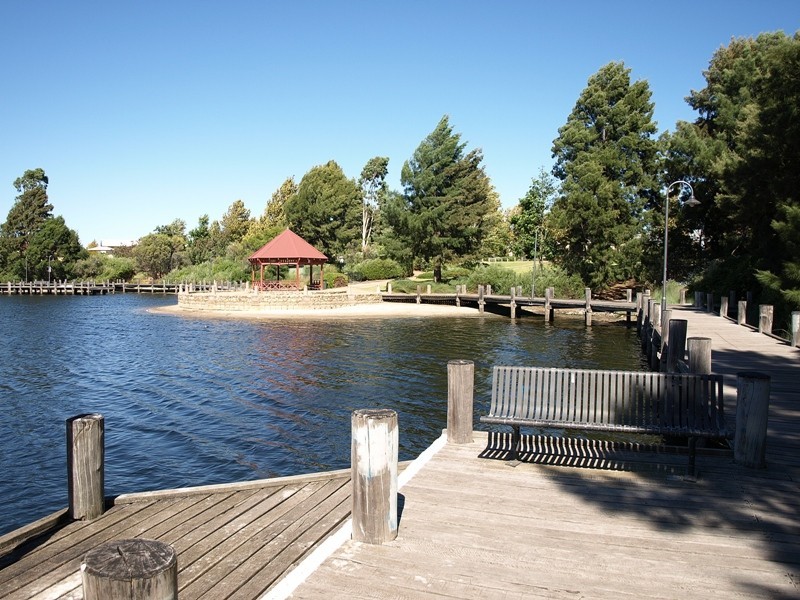 17 Carwell Avenue, Ellenbrook WA 6069