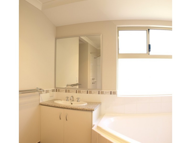 29 St Joseph Fairway, Success WA 6164