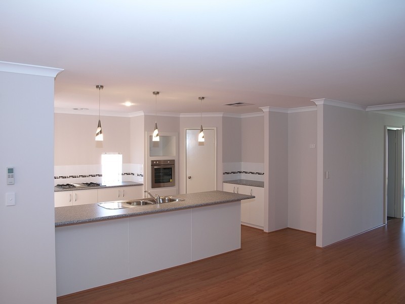 29 St Joseph Fairway, Success WA 6164