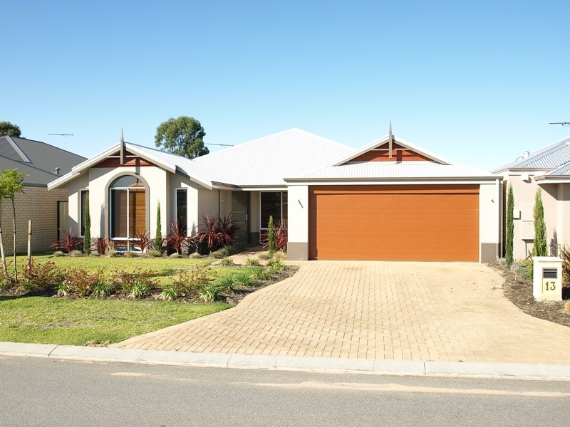 13 Sheringham Bend, Success WA 6164
