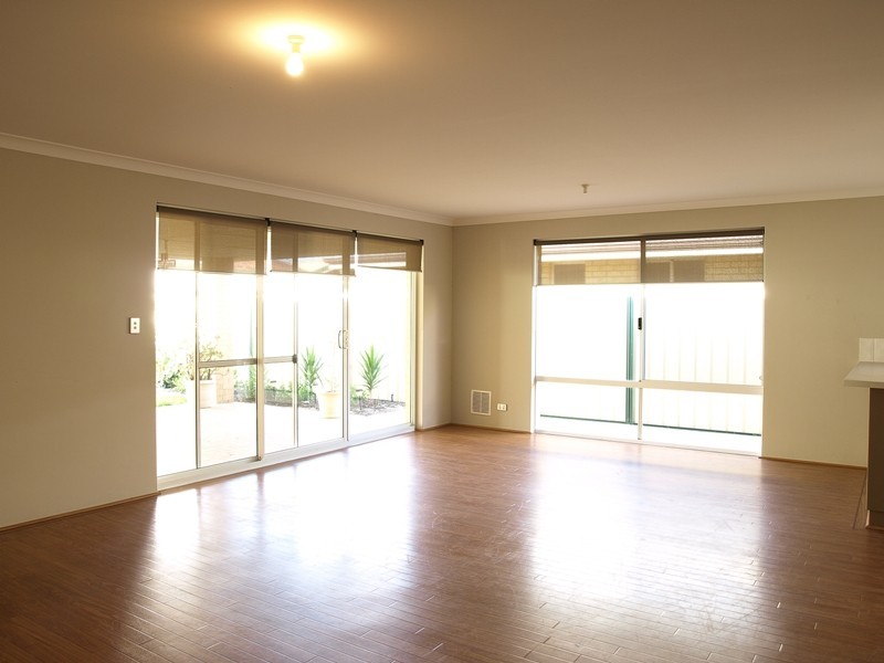 13 Sheringham Bend, Success WA 6164