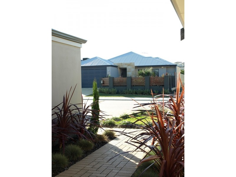 13 Sheringham Bend, Success WA 6164