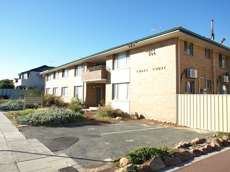 15/79  South Terrace, Como WA 6152