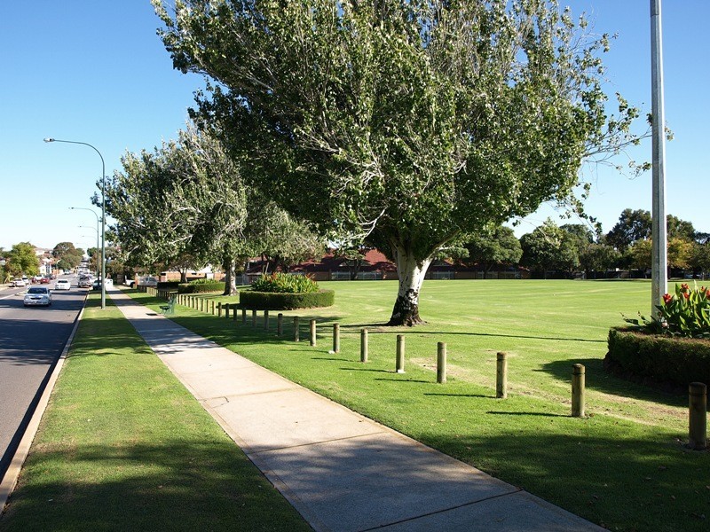 15/79  South Terrace, Como WA 6152