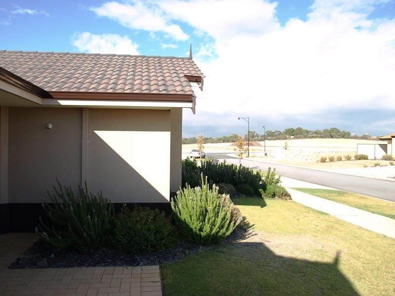 8 Kinloch Pass, Aubin Grove WA 6164