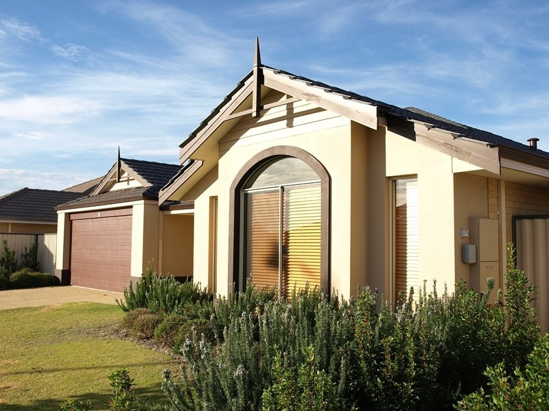 8 Kinloch Pass, Aubin Grove WA 6164