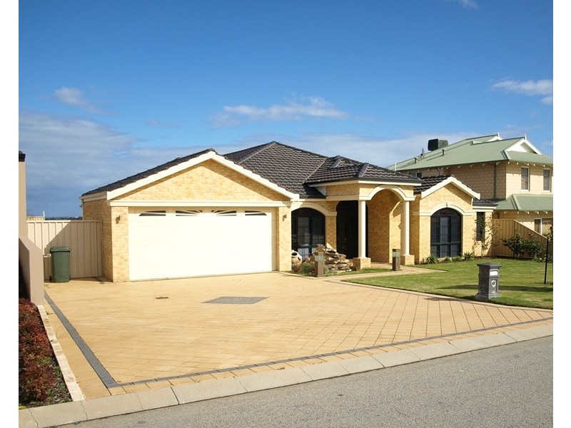 16 Spinnaker Heights, Yangebup WA 6164