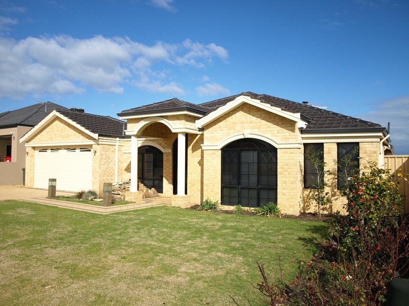 16 Spinnaker Heights, Yangebup WA 6164