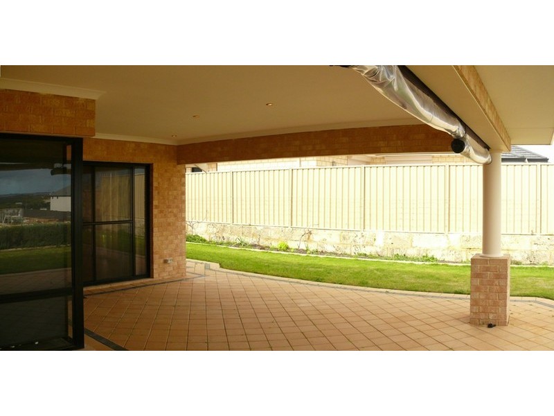 16 Spinnaker Heights, Yangebup WA 6164