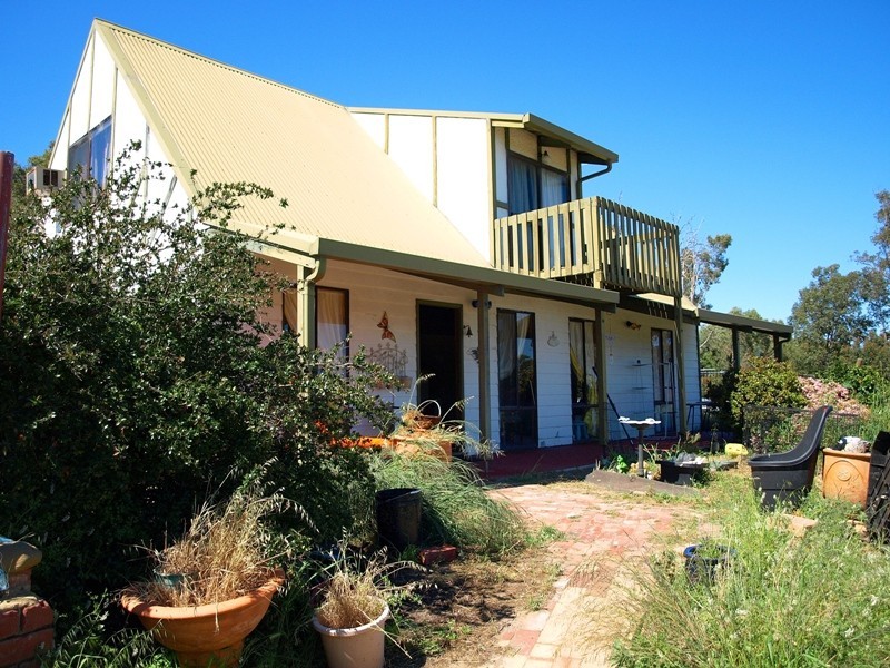 4 Connell Avenue, Martin WA 6110