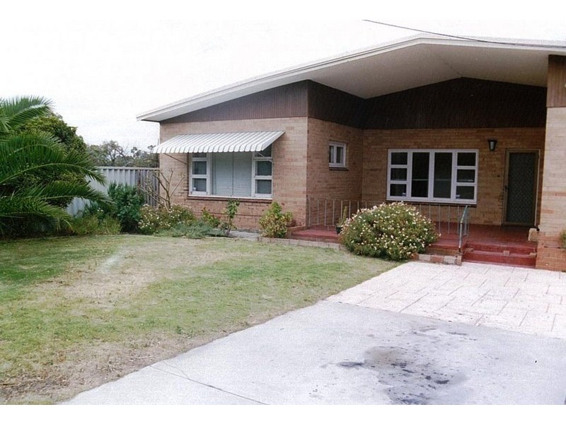 8 Redmond Road, Hamilton Hill WA 6163