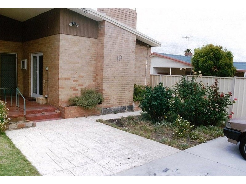 8 Redmond Road, Hamilton Hill WA 6163