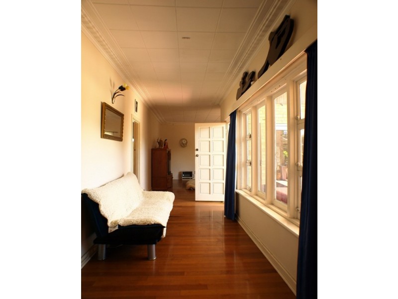 8 Redmond Road, Hamilton Hill WA 6163