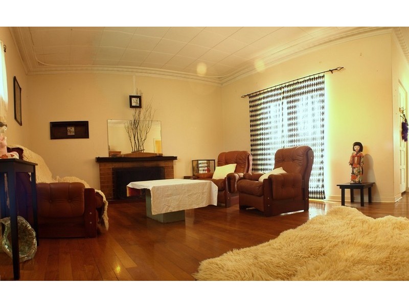 8 Redmond Road, Hamilton Hill WA 6163