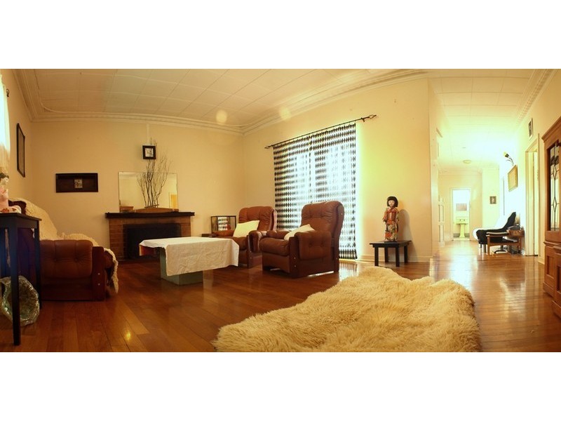 8 Redmond Road, Hamilton Hill WA 6163