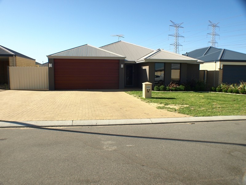 37 St Joseph Fairway, Success WA 6164