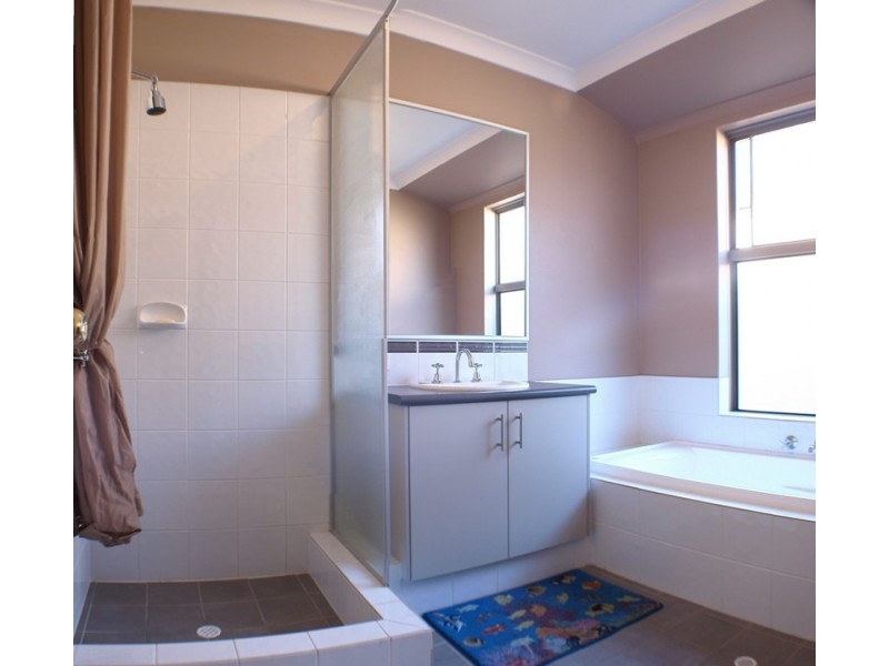 37 St Joseph Fairway, Success WA 6164