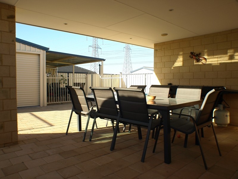 37 St Joseph Fairway, Success WA 6164
