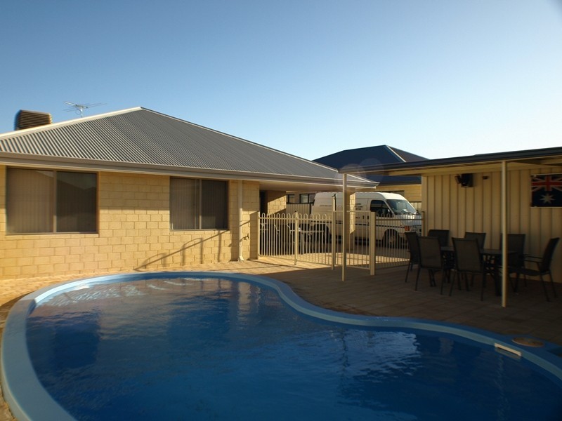 37 St Joseph Fairway, Success WA 6164