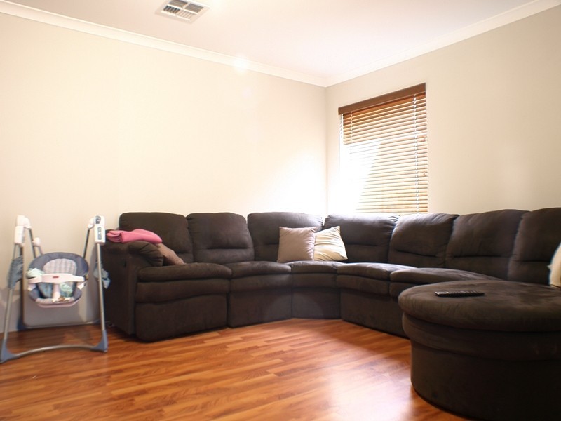 8 Plymouth Cnr, Success WA 6164