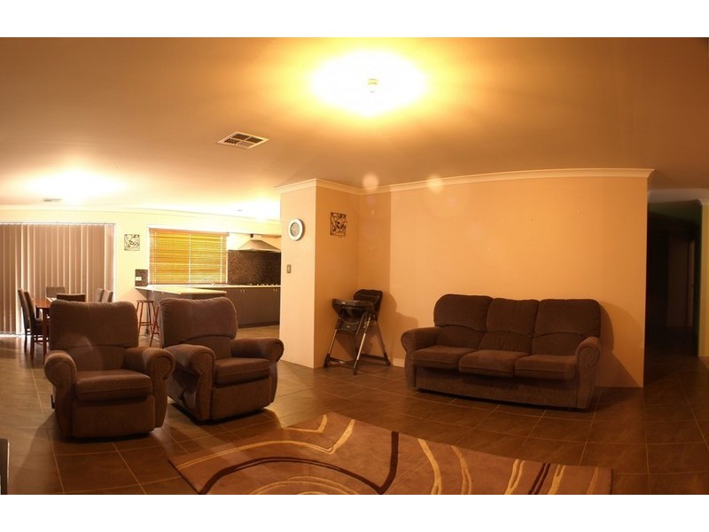 8 Plymouth Cnr, Success WA 6164