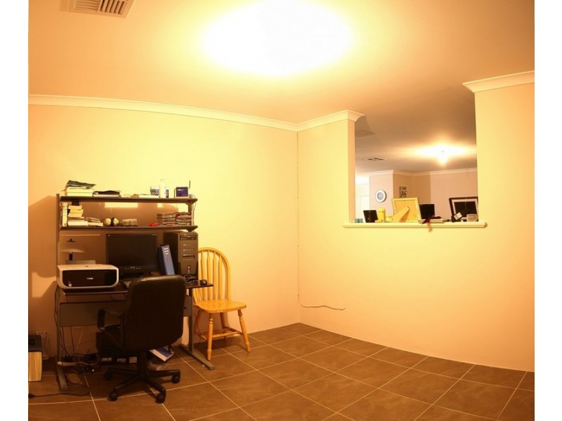 8 Plymouth Cnr, Success WA 6164