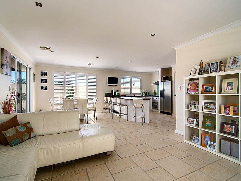 6 Frankenia Turn, Success WA 6164