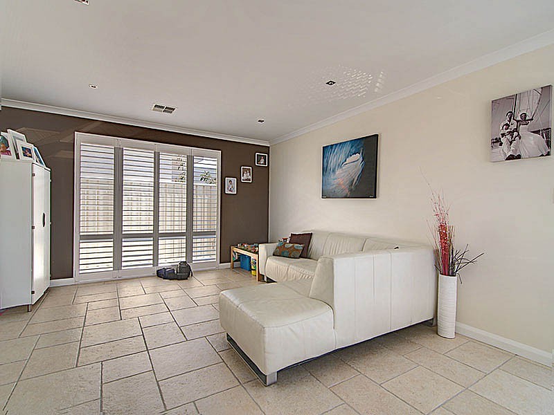 6 Frankenia Turn, Success WA 6164