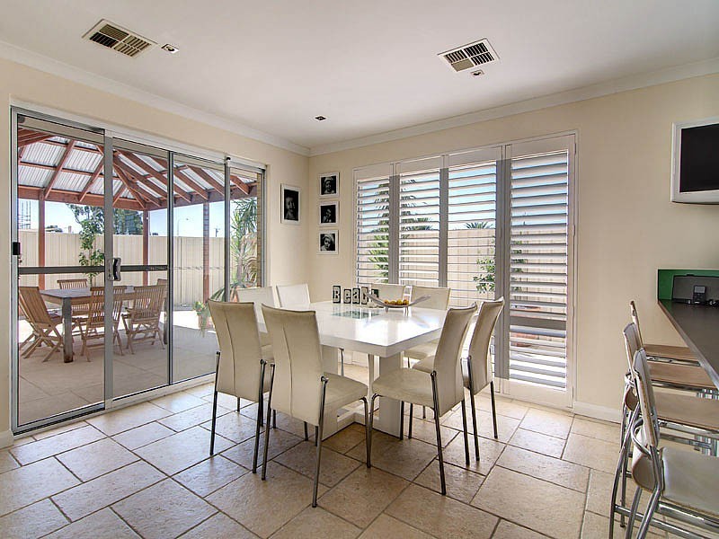 6 Frankenia Turn, Success WA 6164