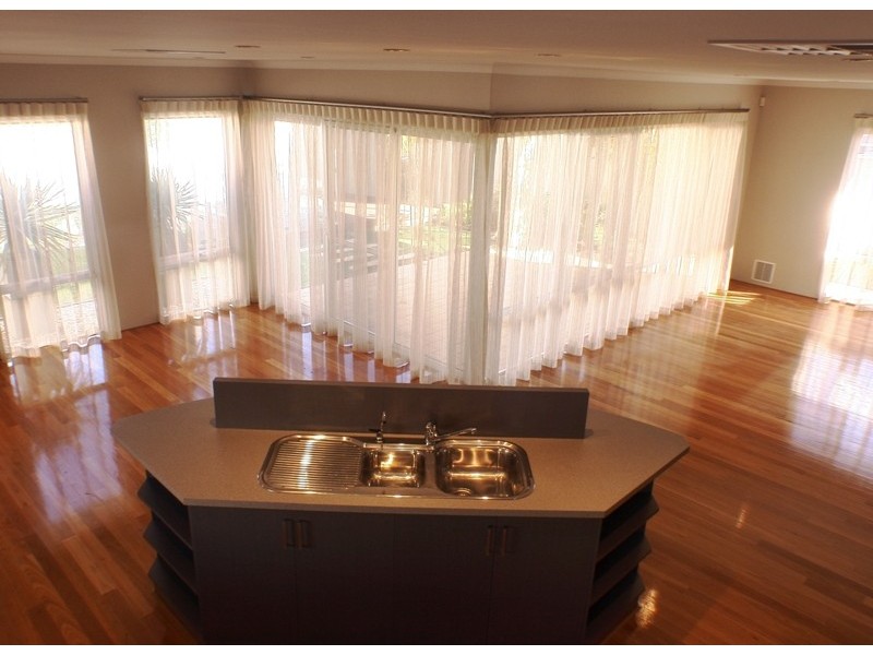 7 Splendid Gardens, Harrisdale WA 6112